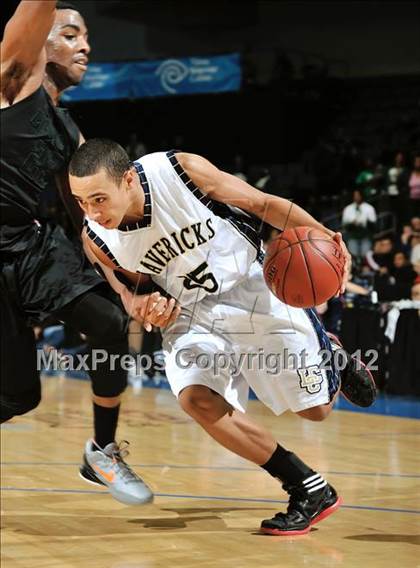 Thumbnail 3 in Lincoln vs. La Costa Canyon (CIF D2 SoCal Regional Final) photogallery.