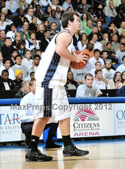 Thumbnail 2 in Lincoln vs. La Costa Canyon (CIF D2 SoCal Regional Final) photogallery.