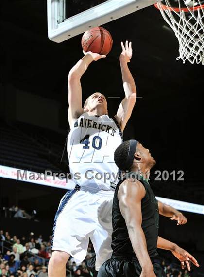 Thumbnail 3 in Lincoln vs. La Costa Canyon (CIF D2 SoCal Regional Final) photogallery.