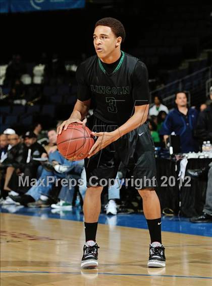 Thumbnail 3 in Lincoln vs. La Costa Canyon (CIF D2 SoCal Regional Final) photogallery.