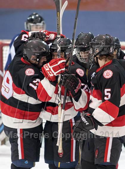 Thumbnail 3 in Chaminade vs. St. Louis University photogallery.