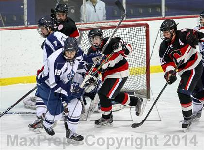 Thumbnail 1 in Chaminade vs. St. Louis University photogallery.