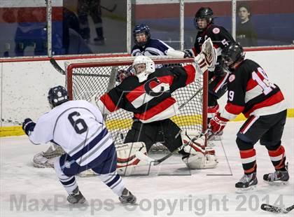 Thumbnail 2 in Chaminade vs. St. Louis University photogallery.
