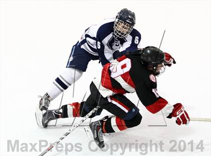 Thumbnail 1 in Chaminade vs. St. Louis University photogallery.