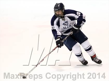 Thumbnail 2 in Chaminade vs. St. Louis University photogallery.