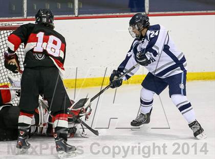Thumbnail 2 in Chaminade vs. St. Louis University photogallery.