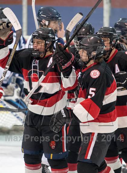 Thumbnail 2 in Chaminade vs. St. Louis University photogallery.