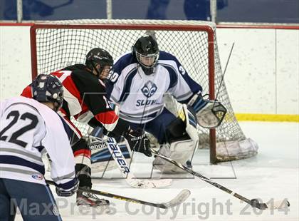Thumbnail 3 in Chaminade vs. St. Louis University photogallery.
