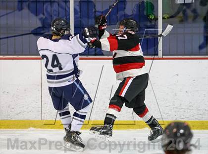 Thumbnail 1 in Chaminade vs. St. Louis University photogallery.