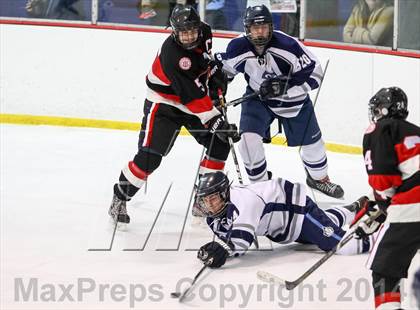 Thumbnail 1 in Chaminade vs. St. Louis University photogallery.