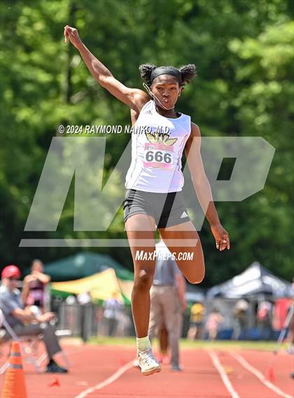 Thumbnail 3 in IHSAA Finals (Long Jump)  photogallery.