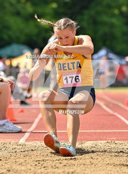 Thumbnail 2 in IHSAA Finals (Long Jump)  photogallery.
