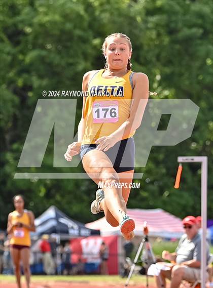 Thumbnail 3 in IHSAA Finals (Long Jump)  photogallery.
