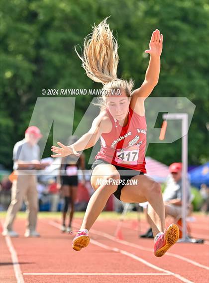 Thumbnail 3 in IHSAA Finals (Long Jump)  photogallery.