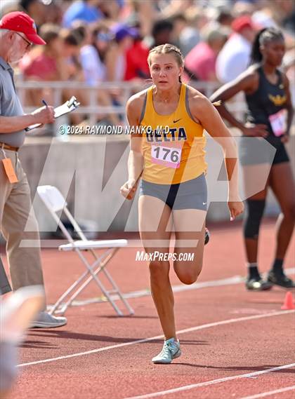 Thumbnail 3 in IHSAA Finals (Long Jump)  photogallery.