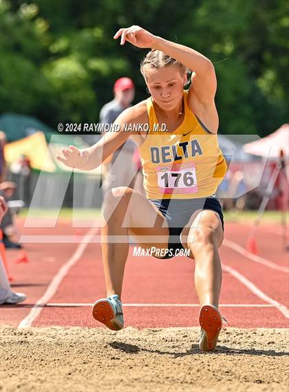 Thumbnail 1 in IHSAA Finals (Long Jump)  photogallery.