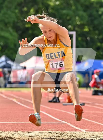 Thumbnail 3 in IHSAA Finals (Long Jump)  photogallery.