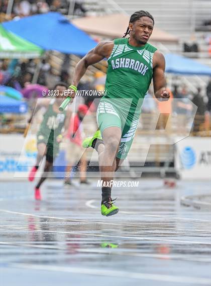 Thumbnail 3 in NCHSAA 3A State Track & Field Championship photogallery.