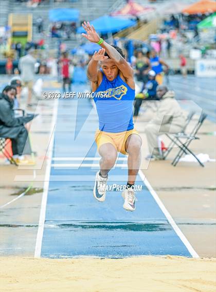 Thumbnail 3 in NCHSAA 3A State Track & Field Championship photogallery.