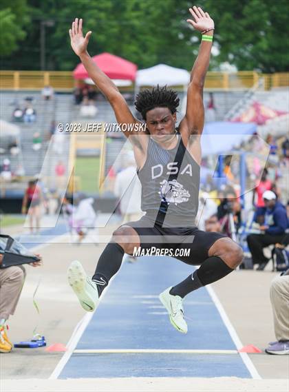 Thumbnail 3 in NCHSAA 3A State Track & Field Championship photogallery.