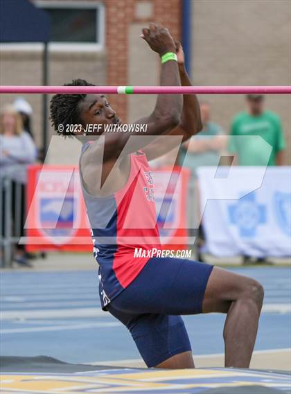 Thumbnail 3 in NCHSAA 3A State Track & Field Championship photogallery.