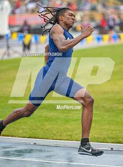 Thumbnail 1 in NCHSAA 3A State Track & Field Championship photogallery.