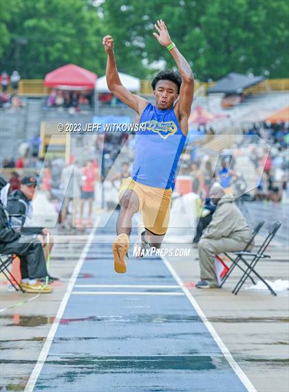 Thumbnail 2 in NCHSAA 3A State Track & Field Championship photogallery.