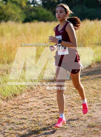 Thumbnail 1 in UIL Cross Country District 23-AA Meet photogallery.