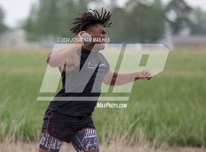 Thumbnail 3 in LHSAA 1A-8 District Meet photogallery.