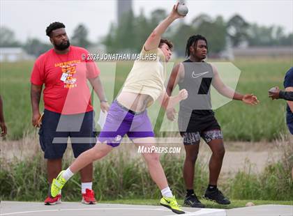 Thumbnail 2 in LHSAA 1A-8 District Meet photogallery.