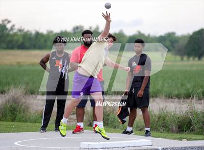 Thumbnail 2 in LHSAA 1A-8 District Meet photogallery.