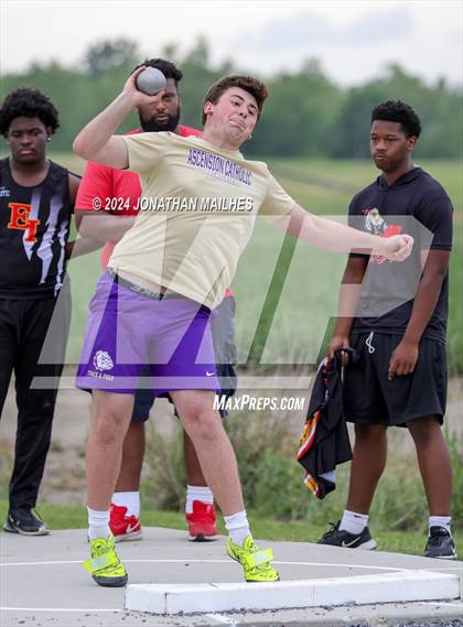 Thumbnail 1 in LHSAA 1A-8 District Meet photogallery.