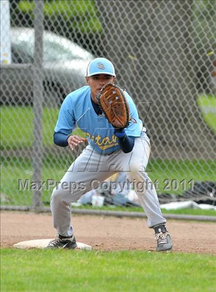 Thumbnail 2 in Galt vs. Burbank (Land Park Easter Tournament) photogallery.