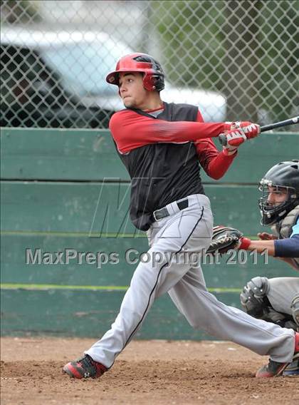 Thumbnail 1 in Galt vs. Burbank (Land Park Easter Tournament) photogallery.
