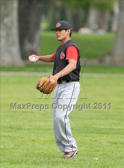 Thumbnail 2 in Galt vs. Burbank (Land Park Easter Tournament) photogallery.