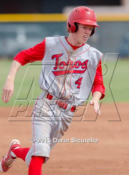 Thumbnail 3 in Desert Vista vs. Mountain View (Desert Vista Tournament) photogallery.