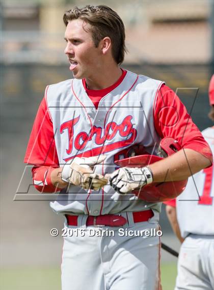 Thumbnail 1 in Desert Vista vs. Mountain View (Desert Vista Tournament) photogallery.