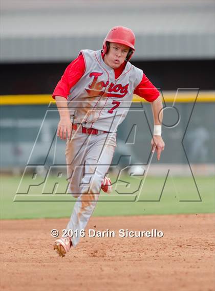 Thumbnail 2 in Desert Vista vs. Mountain View (Desert Vista Tournament) photogallery.