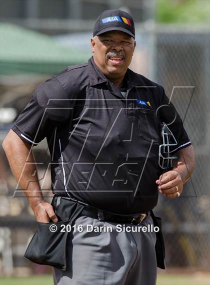 Thumbnail 3 in Desert Vista vs. Mountain View (Desert Vista Tournament) photogallery.