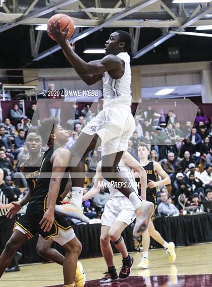Thumbnail 2 in Cushing Academy vs CBD - Montverde Academy (Spalding Hoophall Classic) photogallery.