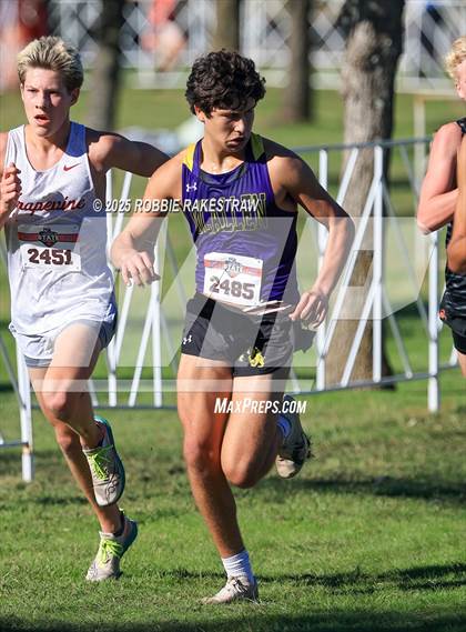 Thumbnail 2 in UIL 5A Boys Cross Country State Final photogallery.