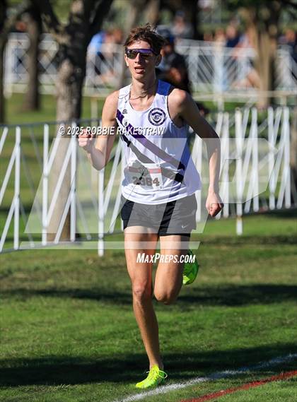Thumbnail 2 in UIL 5A Boys Cross Country State Final photogallery.