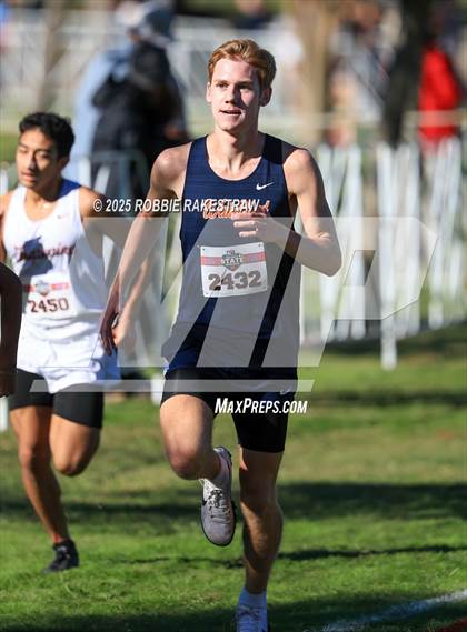 Thumbnail 3 in UIL 5A Boys Cross Country State Final photogallery.