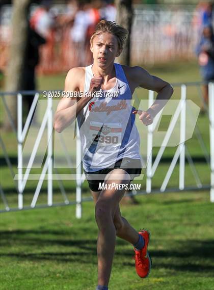 Thumbnail 2 in UIL 5A Boys Cross Country State Final photogallery.