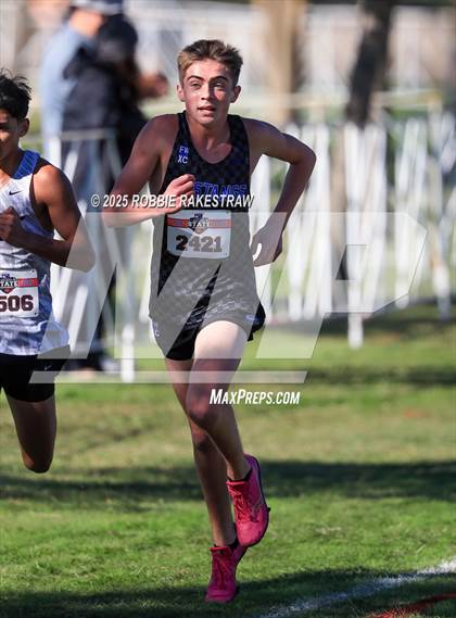 Thumbnail 2 in UIL 5A Boys Cross Country State Final photogallery.