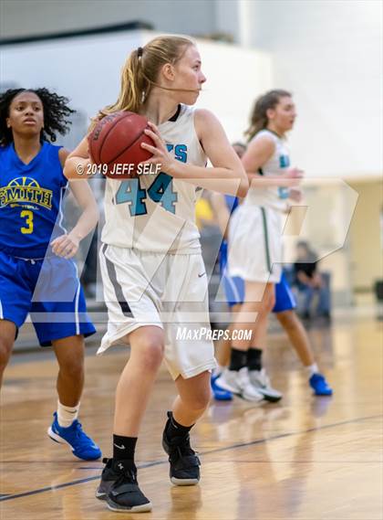 Thumbnail 2 in Oscar Smith @ Hickory photogallery.