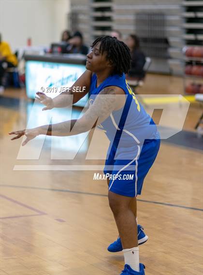 Thumbnail 1 in Oscar Smith @ Hickory photogallery.