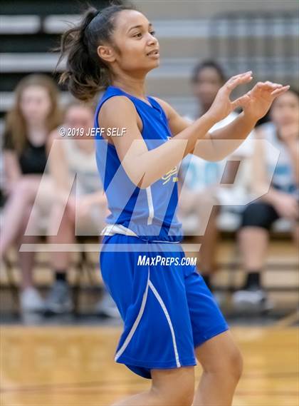 Thumbnail 1 in Oscar Smith @ Hickory photogallery.