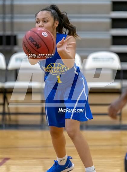 Thumbnail 2 in Oscar Smith @ Hickory photogallery.