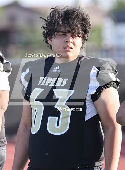 Thumbnail 3 in Verrado Black vs. Gold (Spring Football) photogallery.